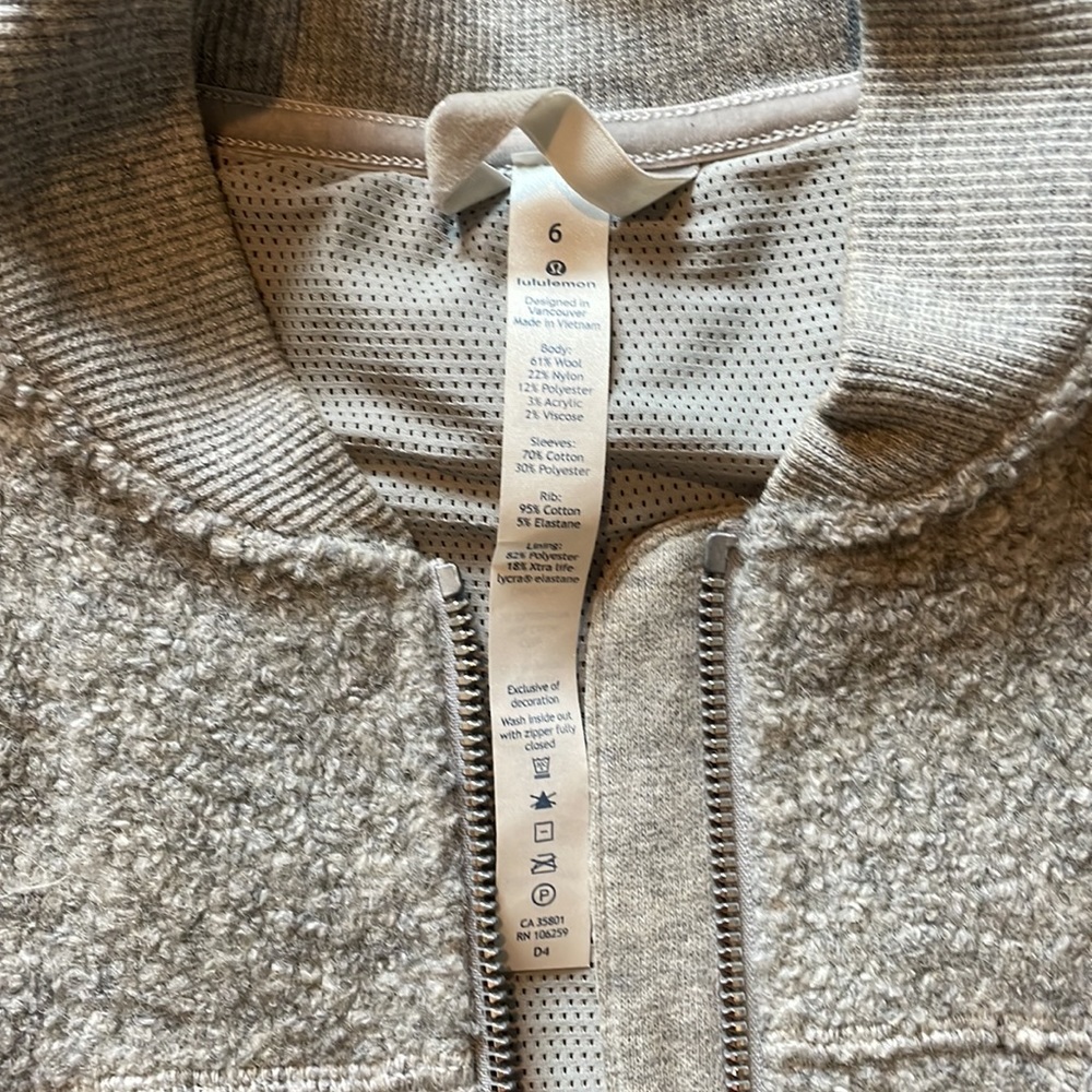 Lululemon Jacket - Picture 2 of 7